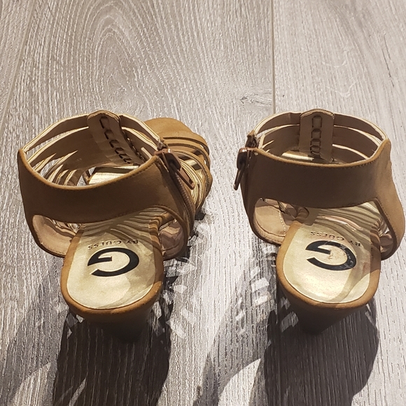 Guess Tan Sandals - Picture 4 of 5